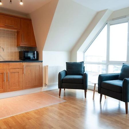 *New* 2-Bed Modern Apartment Burton-upon-Trent Екстер'єр фото