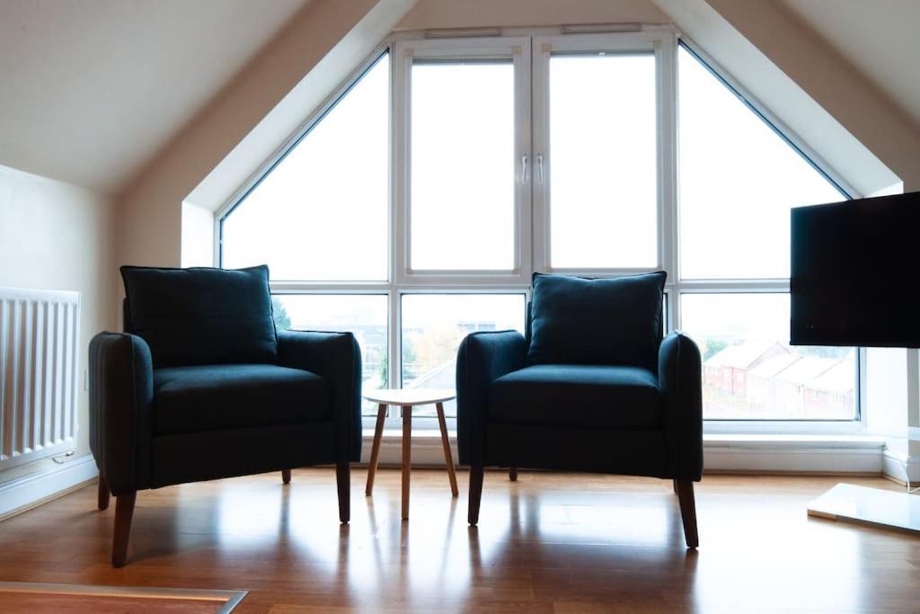 *New* 2-Bed Modern Apartment Burton-upon-Trent Екстер'єр фото