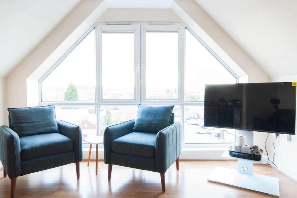 *New* 2-Bed Modern Apartment Burton-upon-Trent Екстер'єр фото